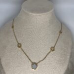 collier trefles or